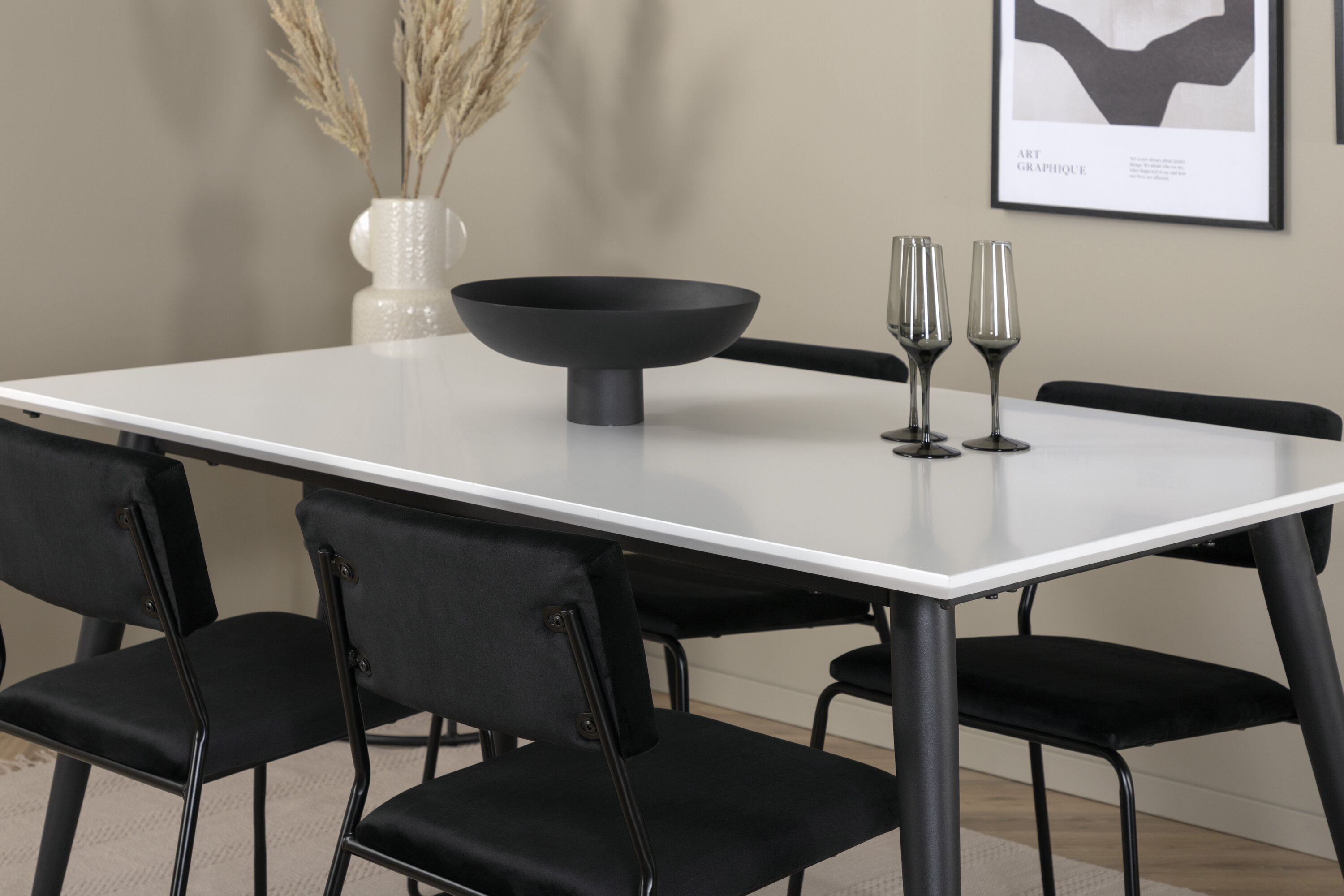 Détail du ensemble repas rectangulaire Jimmy, Kenth blanc, noir Table : 76 x 150 x 90 Chaise : 52 x 76 x 40 cm