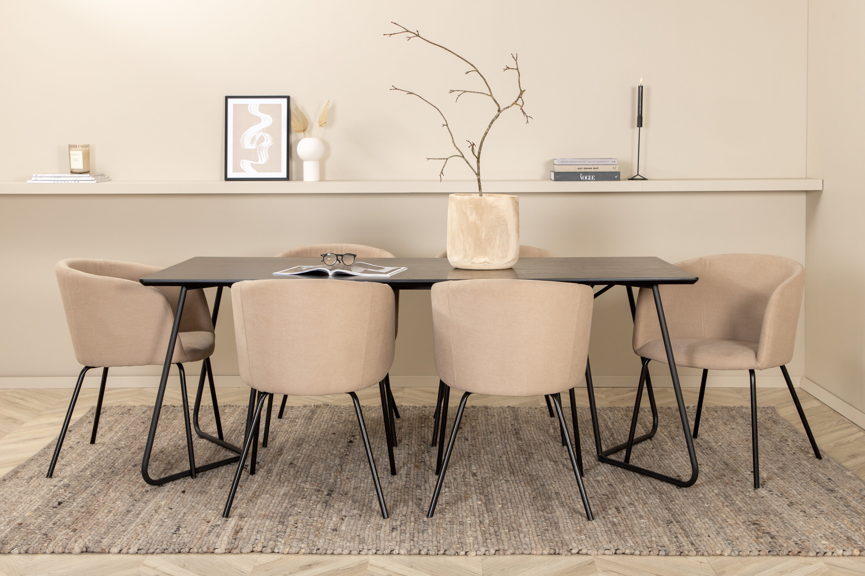 Détail du ensemble repas rectangulaire Petra, Berit noir, beige Table : 75 x 190 x 90 Chaise : 55 x 78 x 55 cm