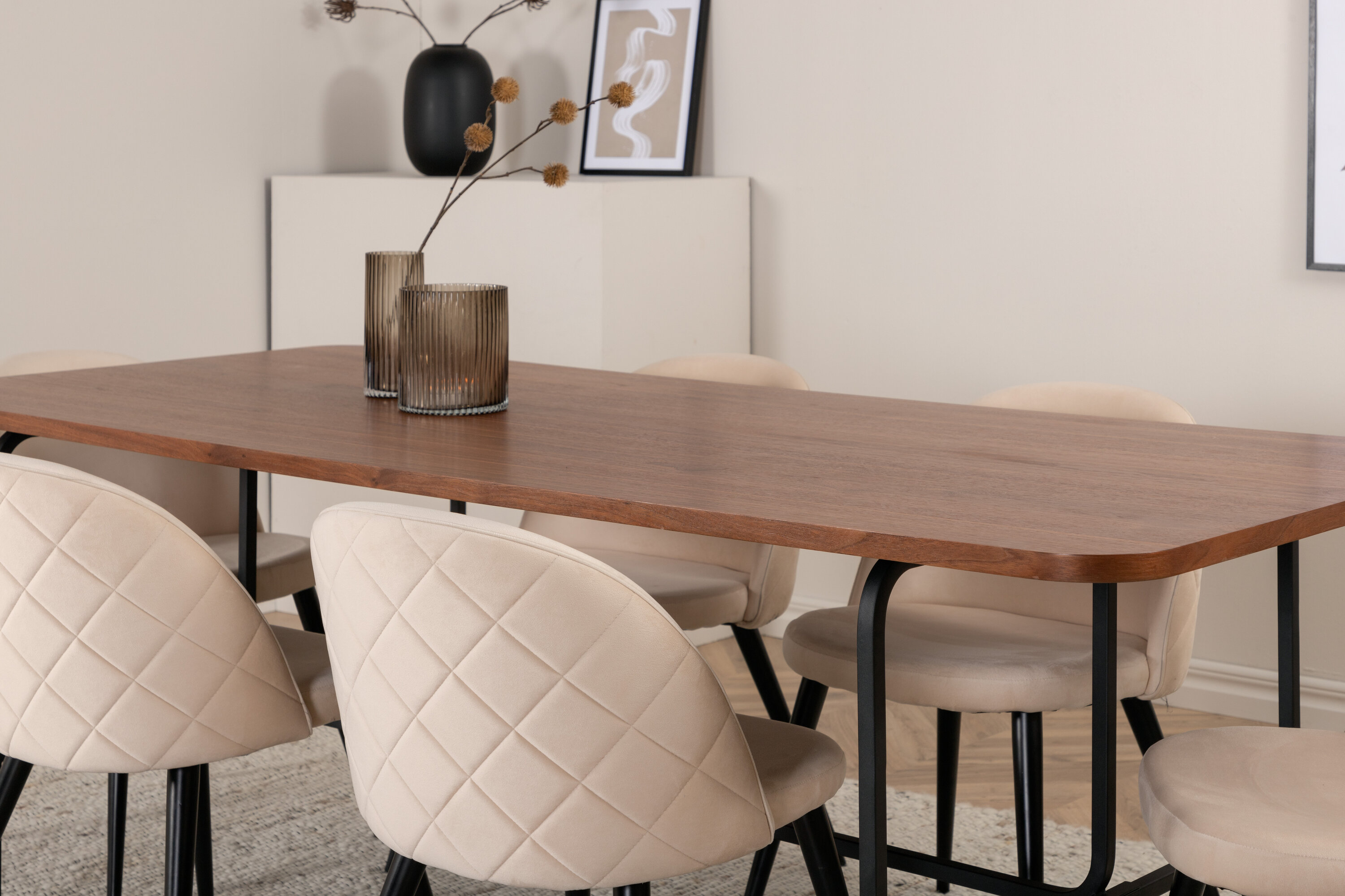 Détail du ensemble repas rectangulaire Uno, Velvet noyer, beige, noir, naturel Table : 74 x 200 x 90 Chaise : 57 x 76,5 x 50 cm