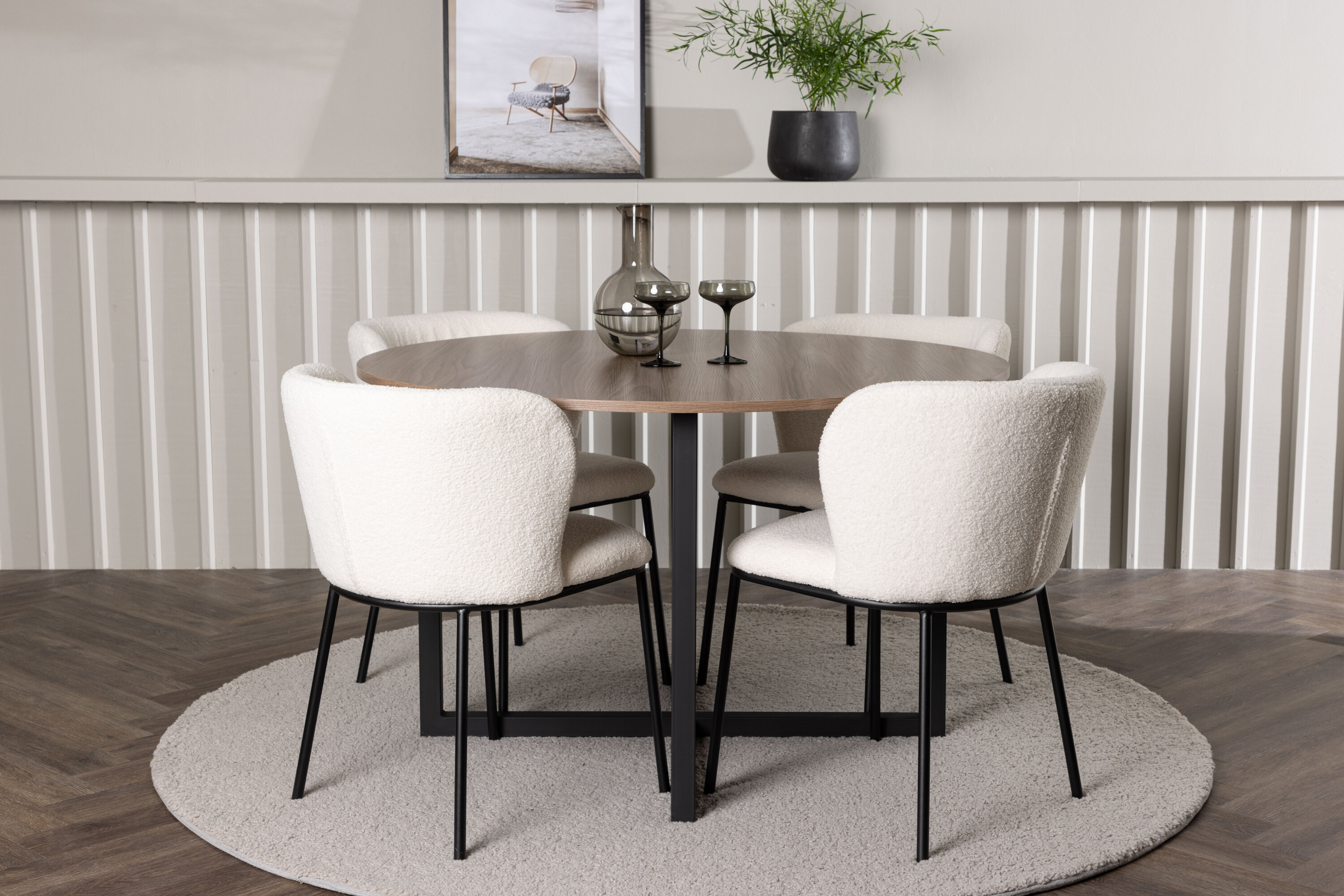 Durango, Edina ensemble repas rond noyer, noir, blanc Table : ⌀120 Chaise : 56 x 76 x 55 cm en situation dans une pièce décorée
