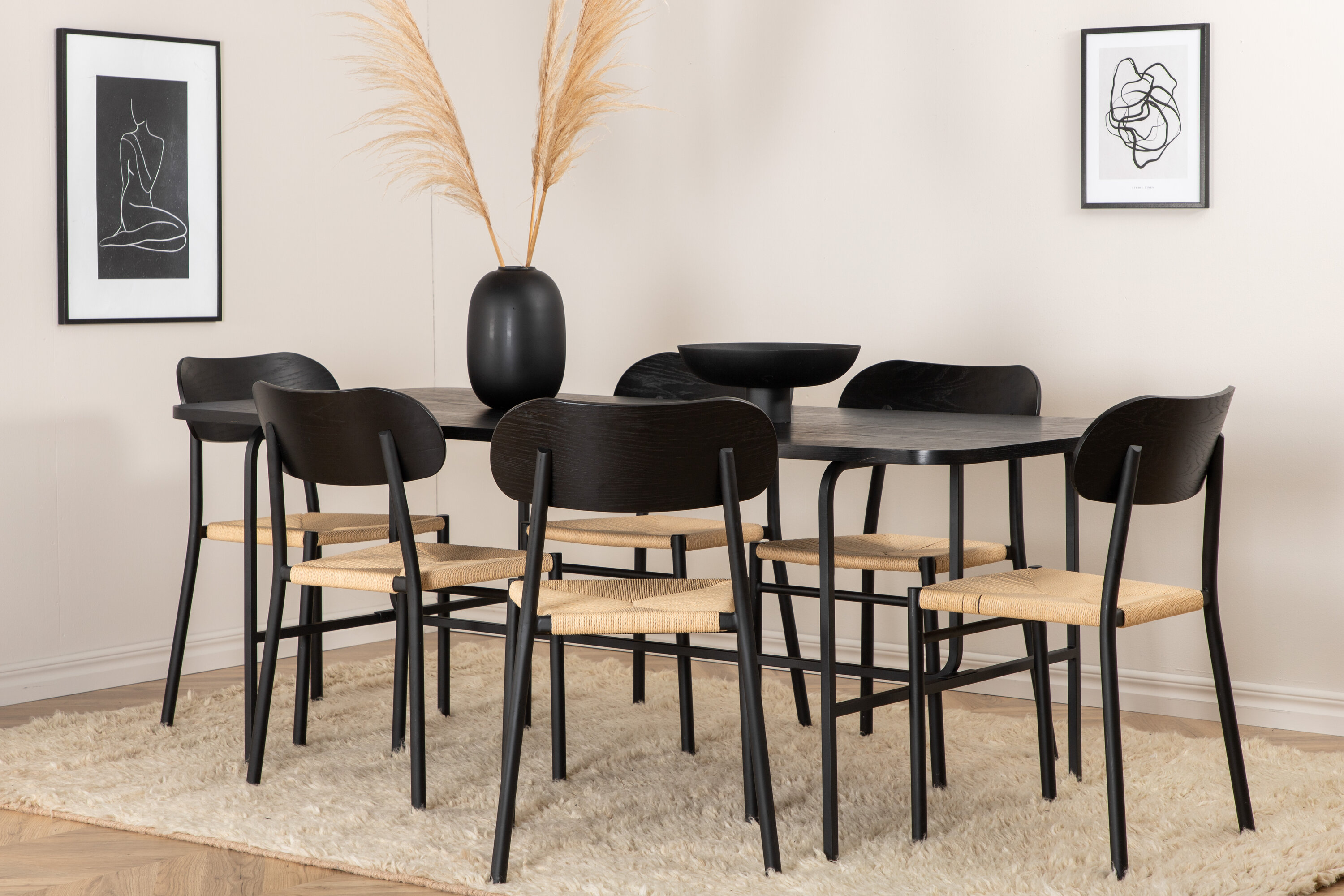 Détail du ensemble repas rectangulaire Uno, Polly noir, naturel