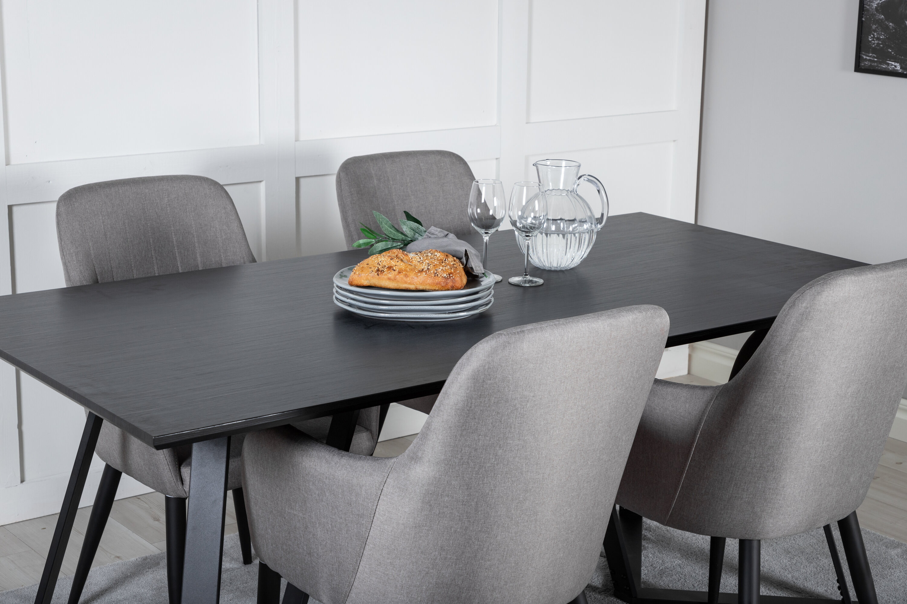 Détail du ensemble repas rectangulaire Marina, Comfort noir, gris