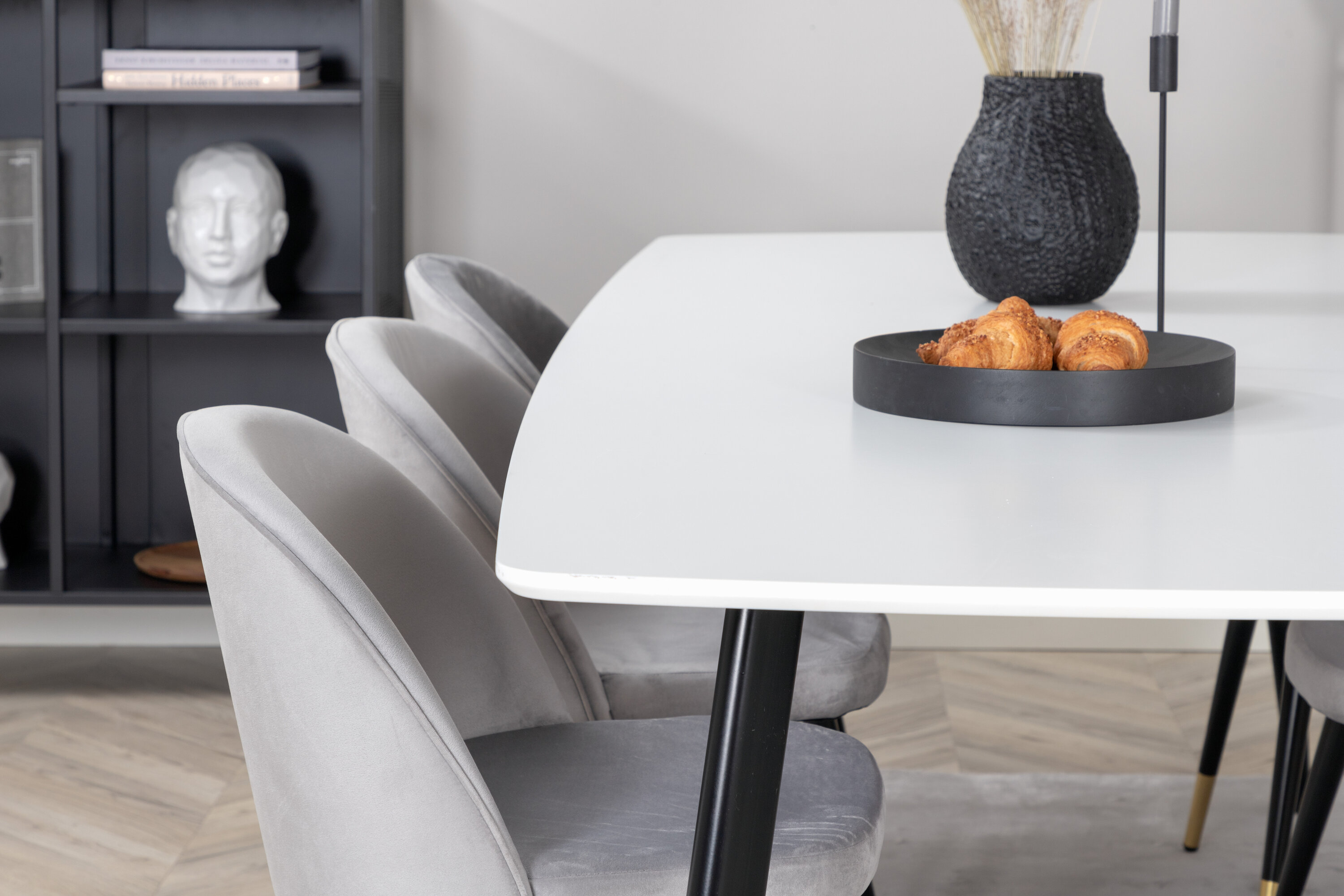 Détail du ensemble repas rectangulaire Polar, Velvet blanc, noir, doré, gris