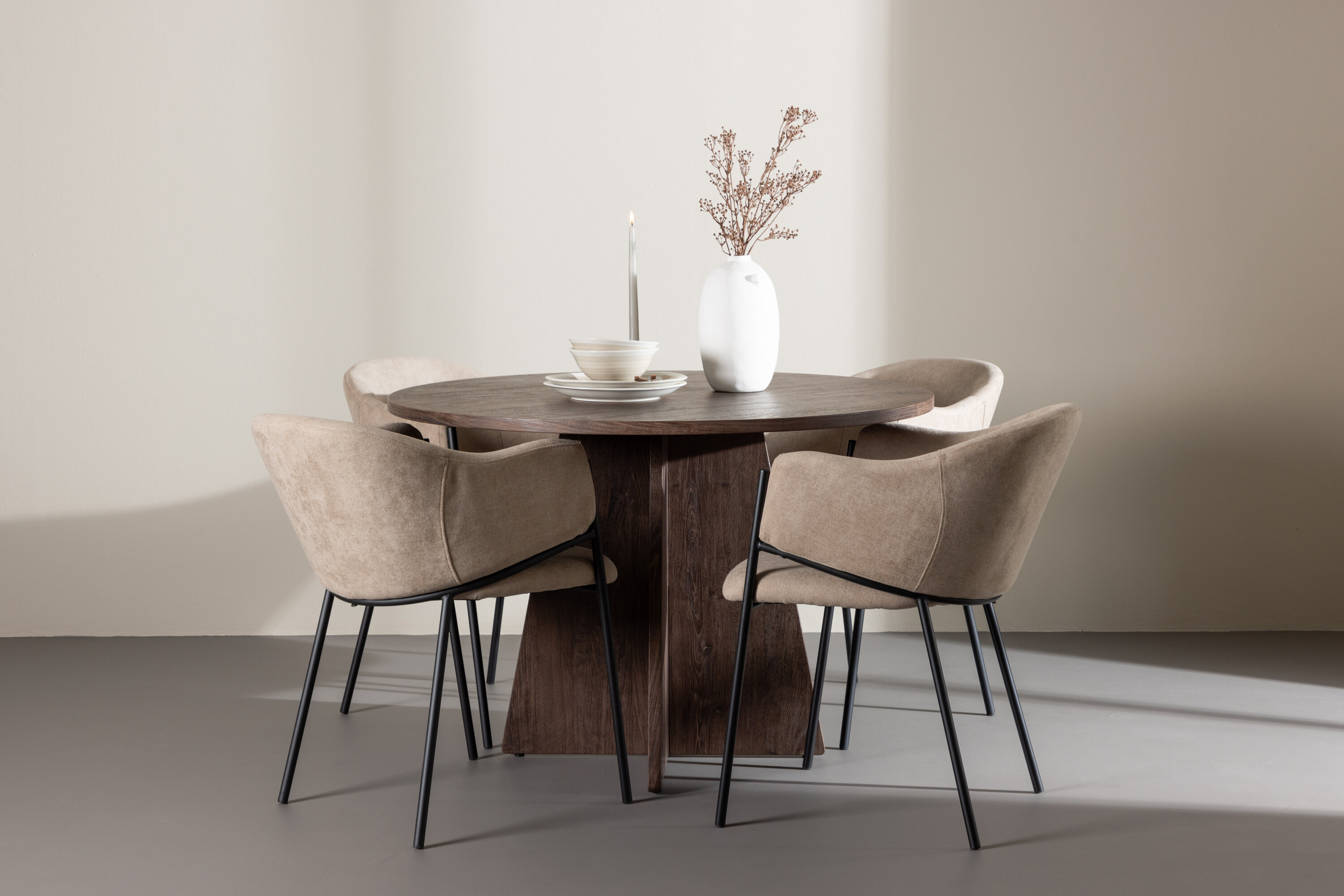 Bootcut, Evelina ensemble repas rond moka, beige, noir en situation dans une pièce décorée
