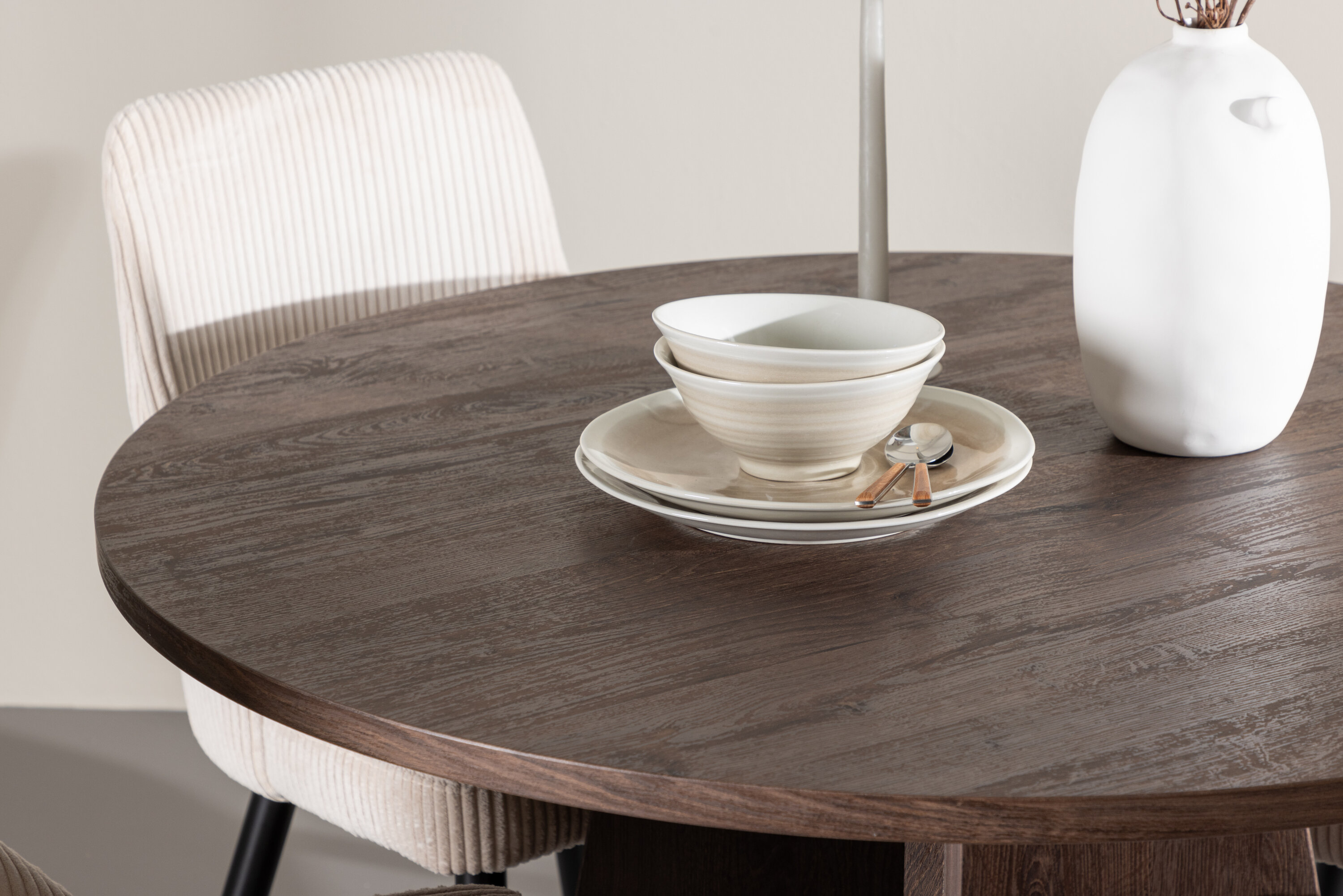 Bootcut, Leone ensemble repas rond moka, beige, noir en situation dans une pièce décorée