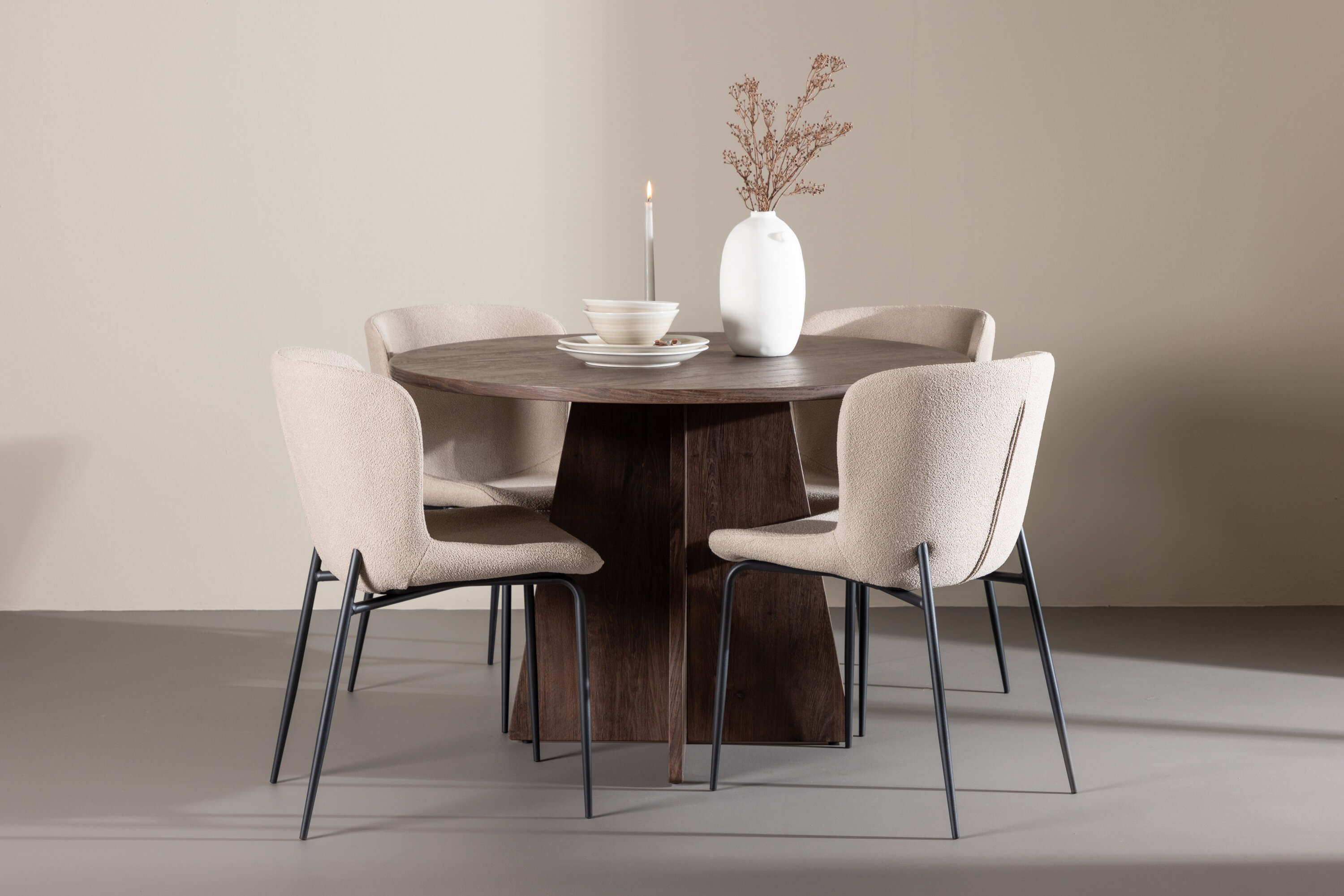Bootcut, Modesto ensemble repas rond moka, beige, noir en situation dans une pièce décorée