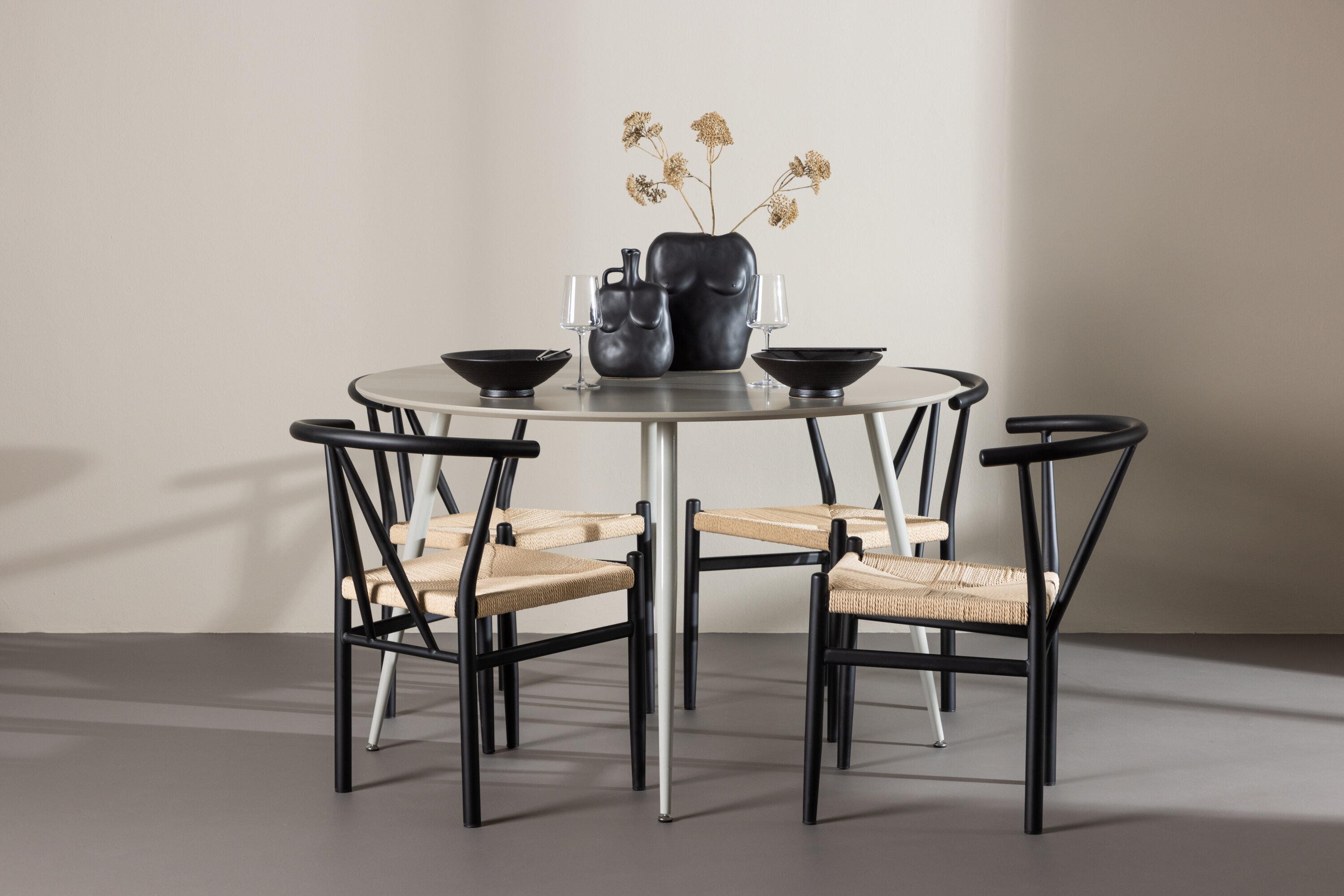 Plaza, Alfons ensemble repas rond beige, noir en situation dans une pièce décorée