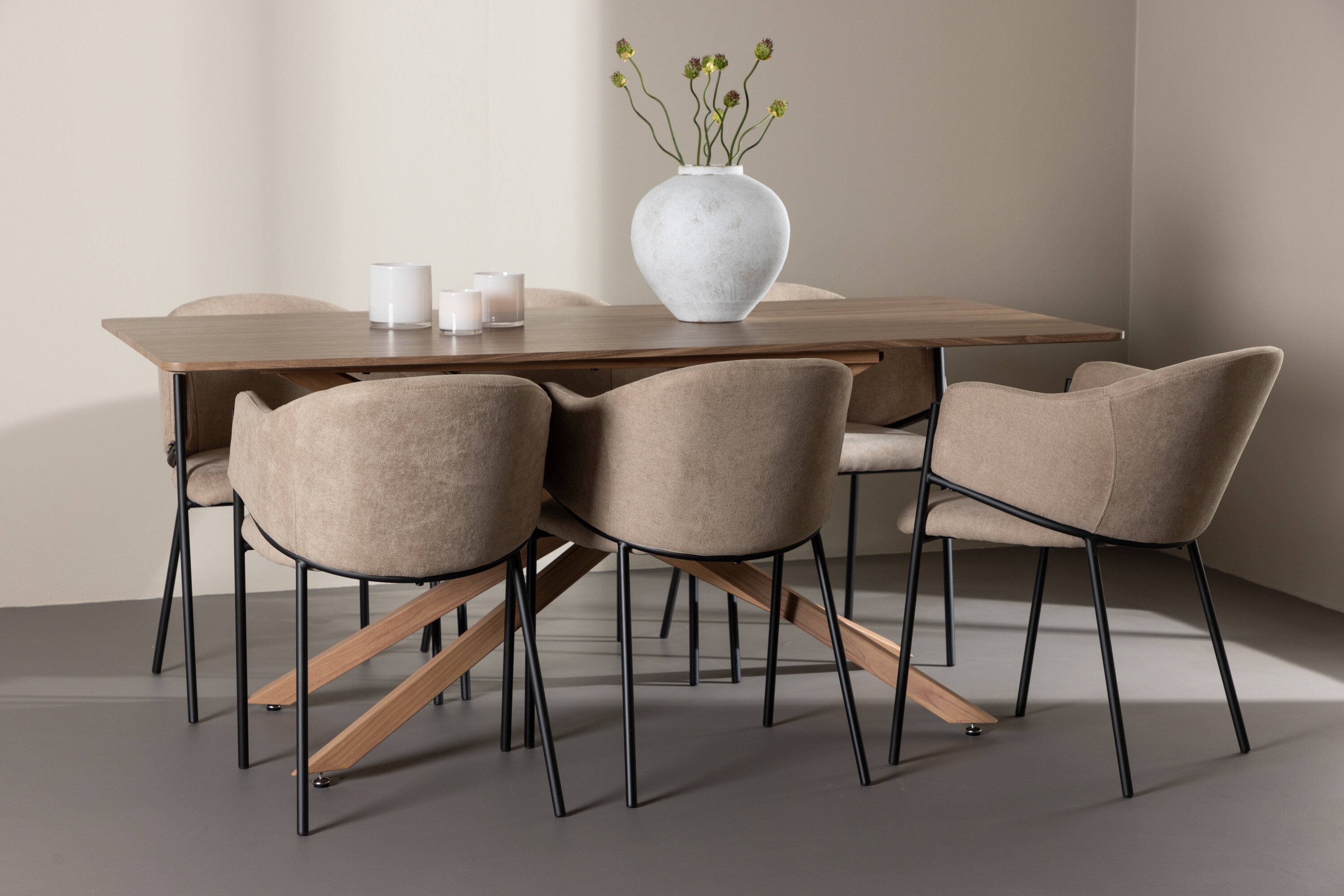 Piazza, Evelina ensemble repas rectangulaire moka, beige, noir en situation dans une pièce décorée