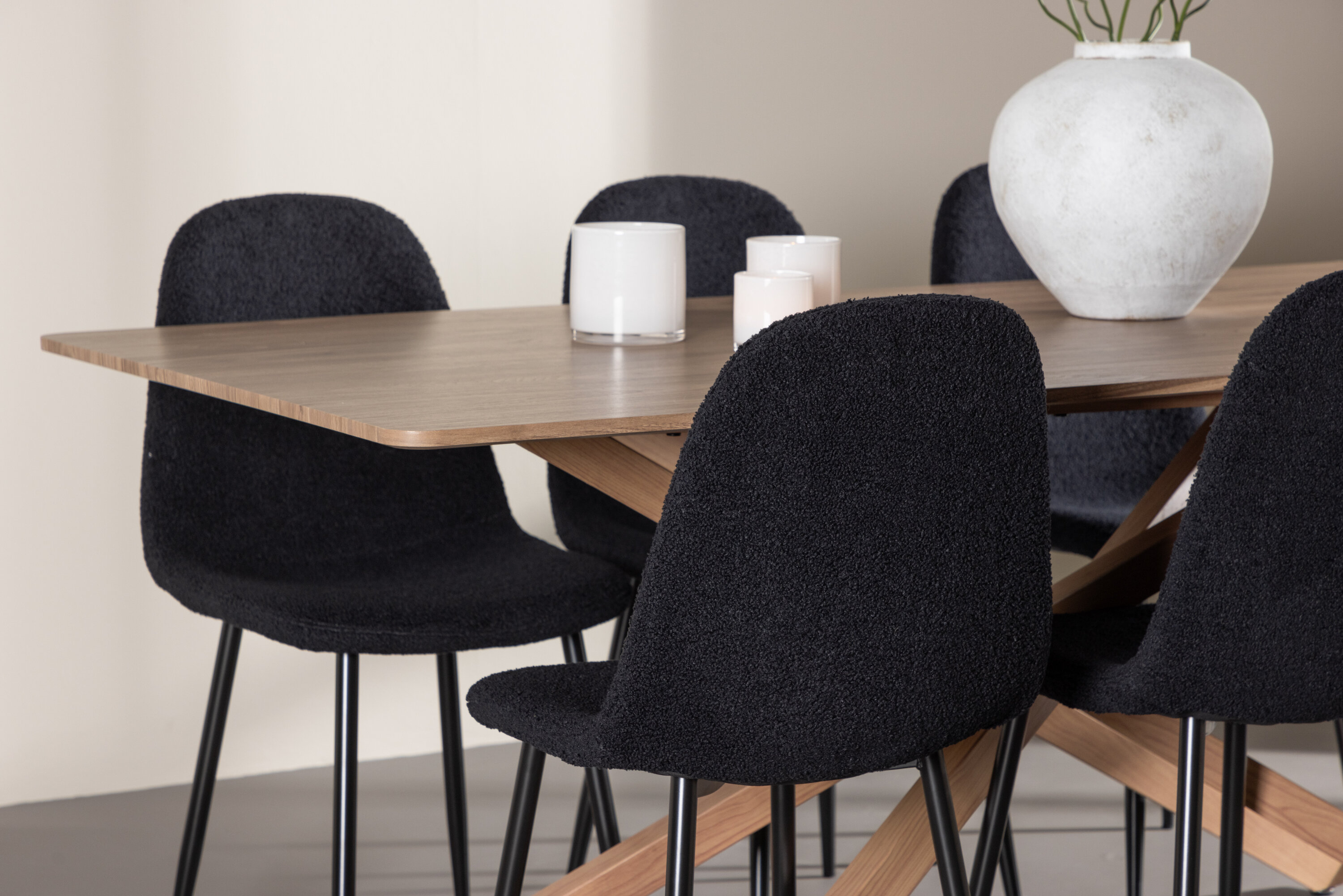 Piazza, Polar ensemble repas rectangulaire moka, noir en situation dans une pièce décorée