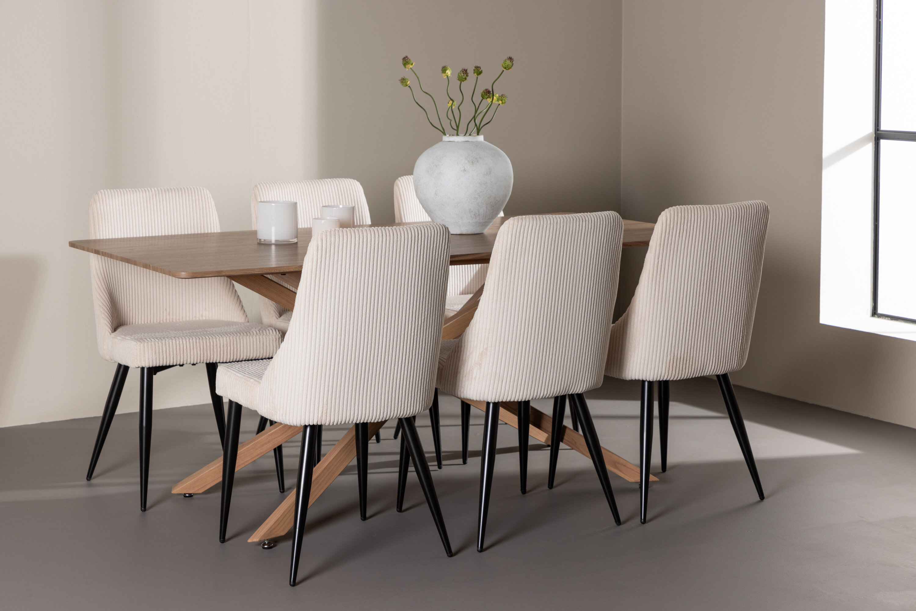 Piazza, Leone ensemble repas rectangulaire moka, beige, noir en situation dans une pièce décorée