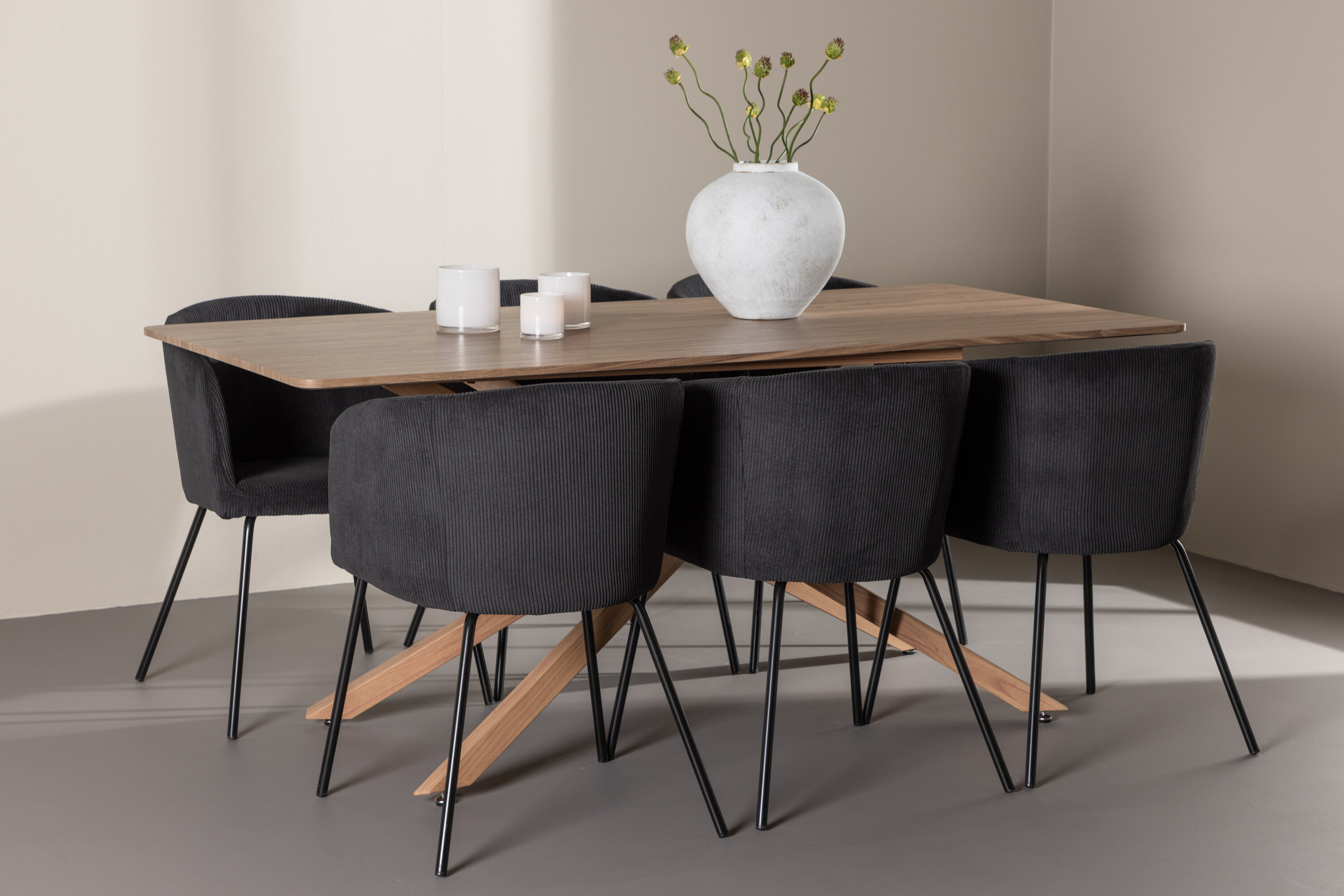 Piazza, Berit ensemble repas rectangulaire moka, noir en situation dans une pièce décorée