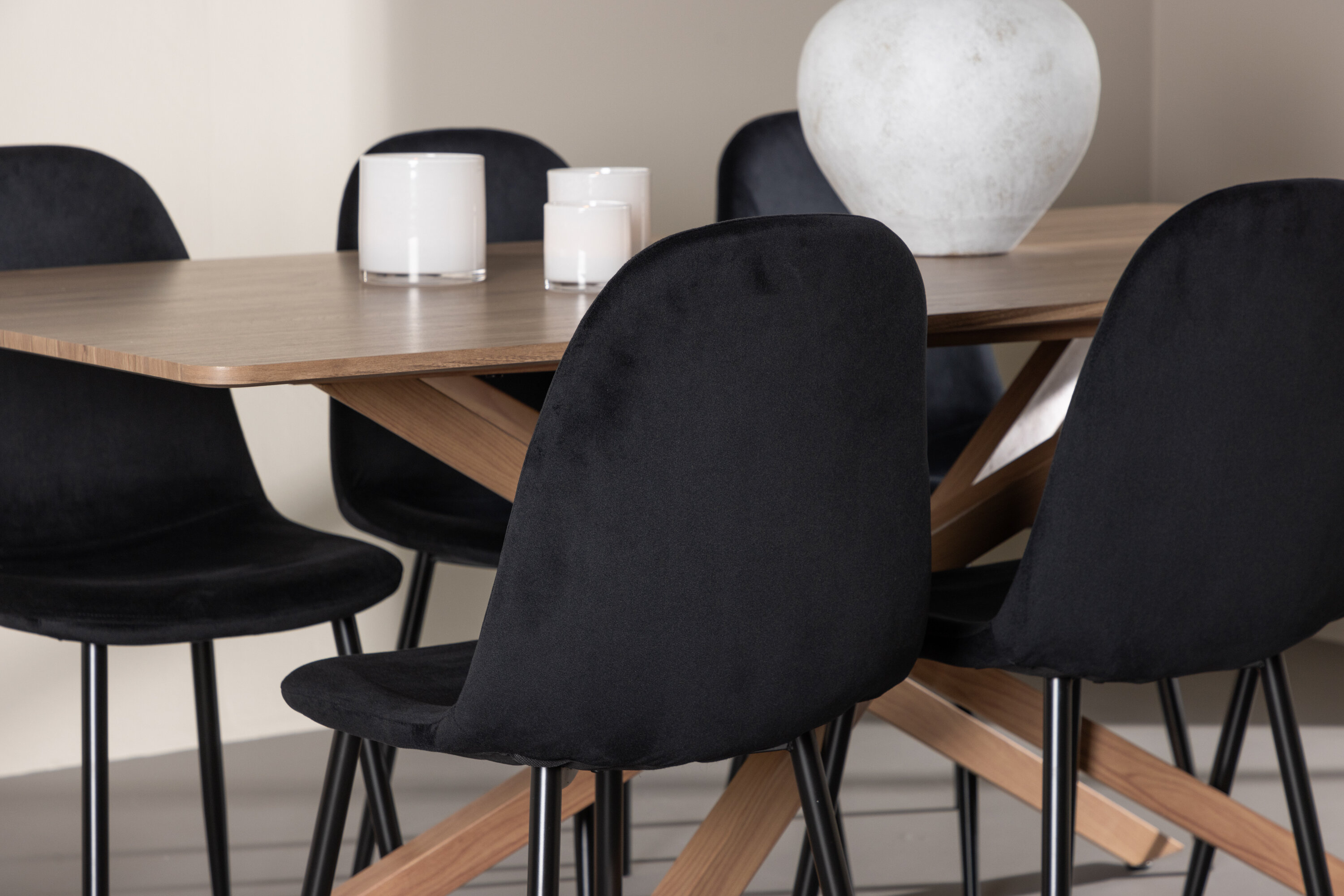 Piazza, Polar ensemble repas rectangulaire moka, noir en situation dans une pièce décorée