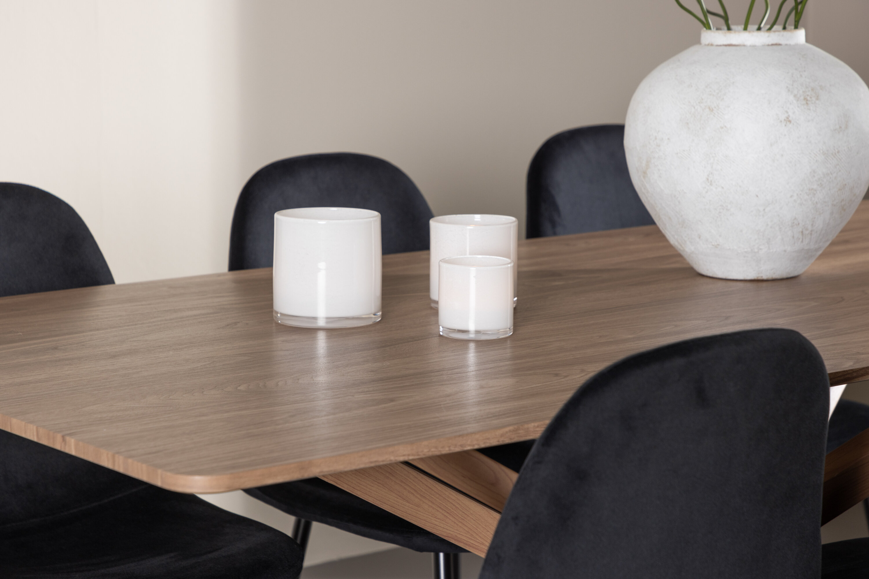 Piazza, Polar ensemble repas rectangulaire moka, noir en situation dans une pièce décorée