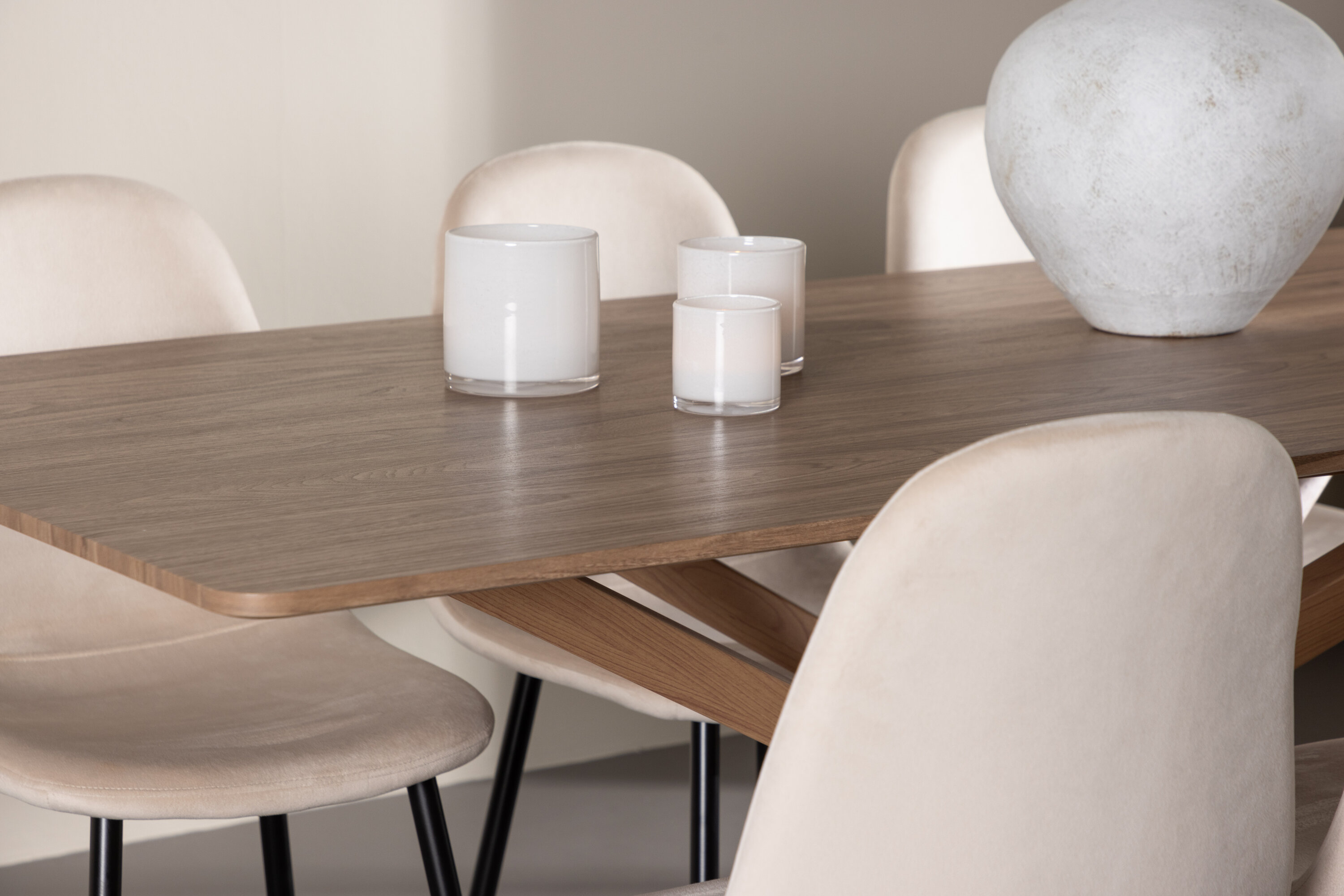 Piazza, Polar ensemble repas rectangulaire moka, beige, noir en situation dans une pièce décorée