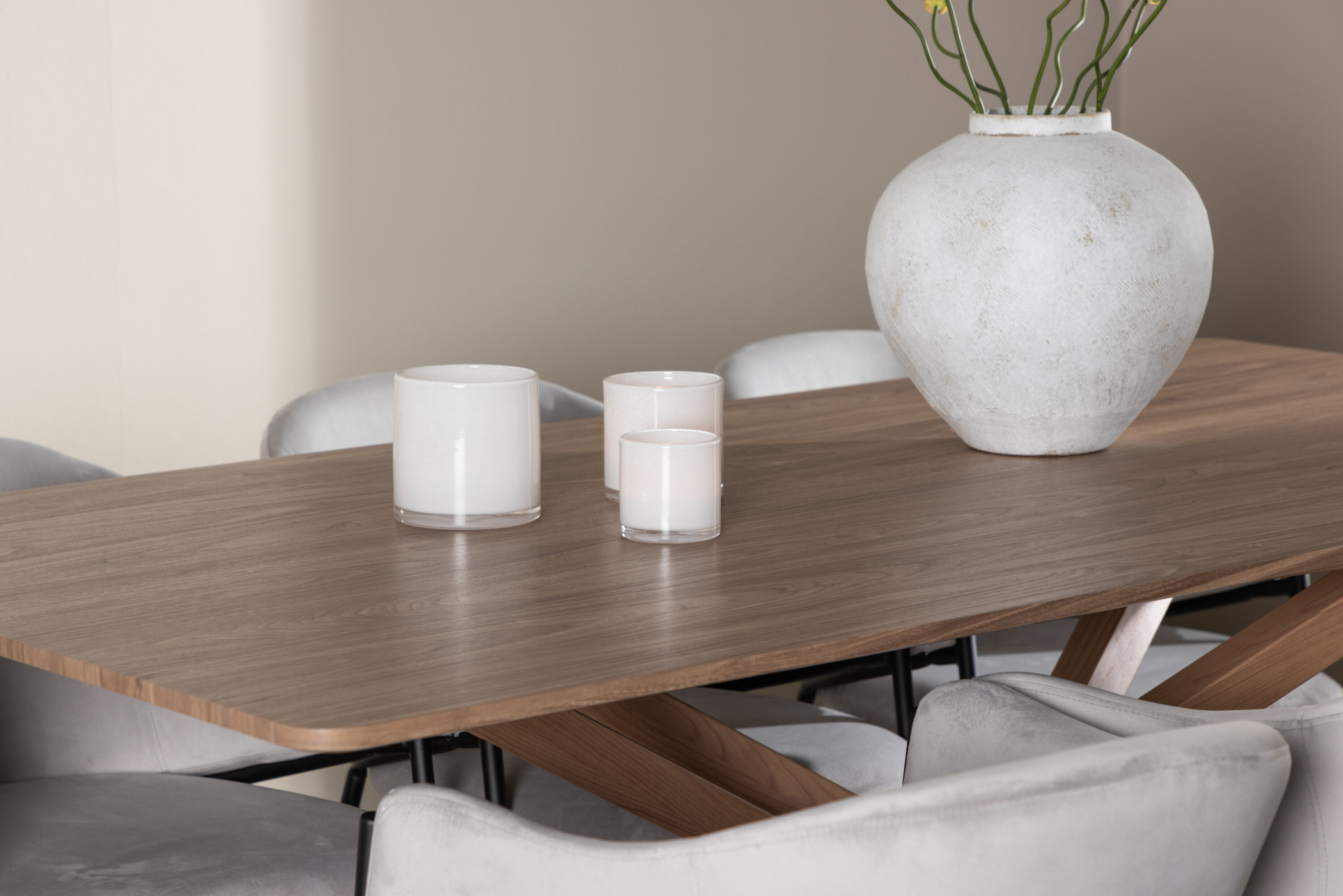 Piazza, Evelina ensemble repas rectangulaire moka, noir, gris en situation dans une pièce décorée