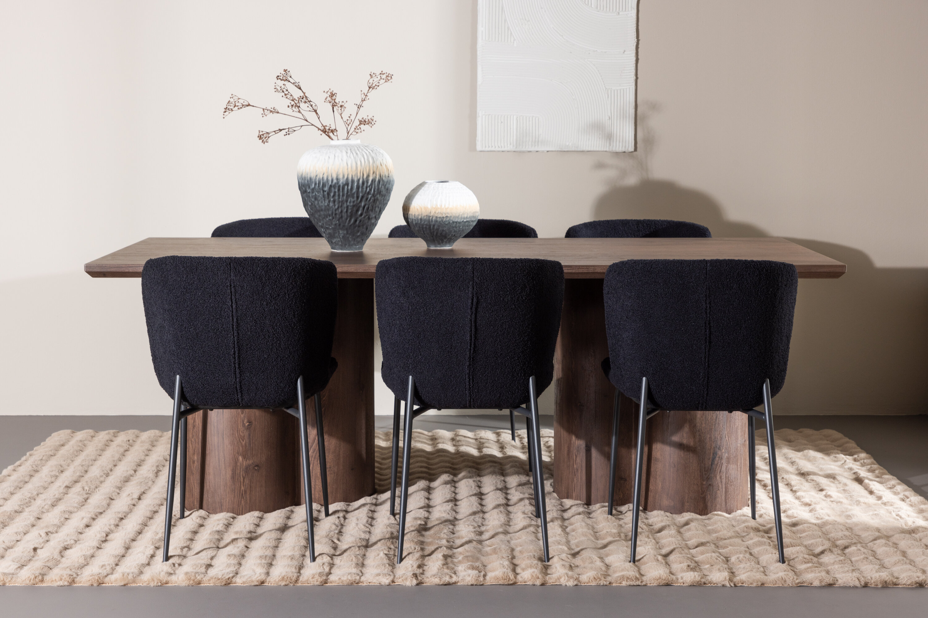 Olivia, Modesto ensemble repas rectangulaire moka, noir en situation dans une pièce décorée
