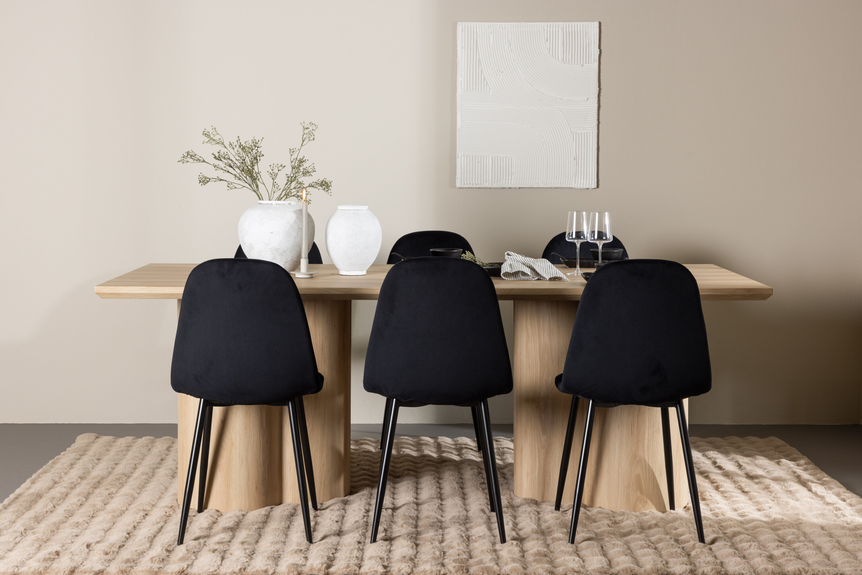 Olivia, Polar ensemble repas rectangulaire naturel, noir en situation dans une pièce décorée
