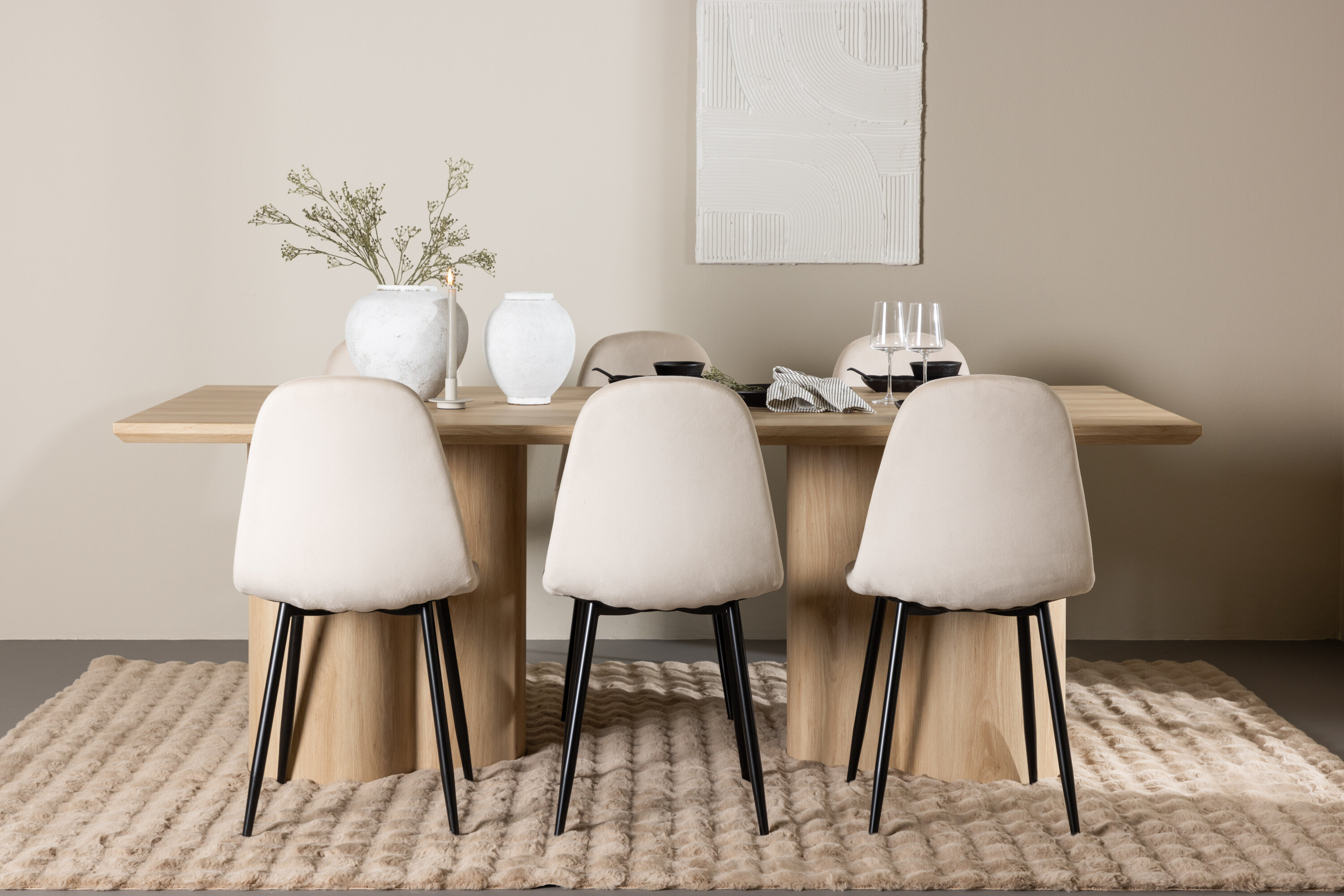 Olivia, Polar ensemble repas rectangulaire naturel, beige, noir en situation dans une pièce décorée