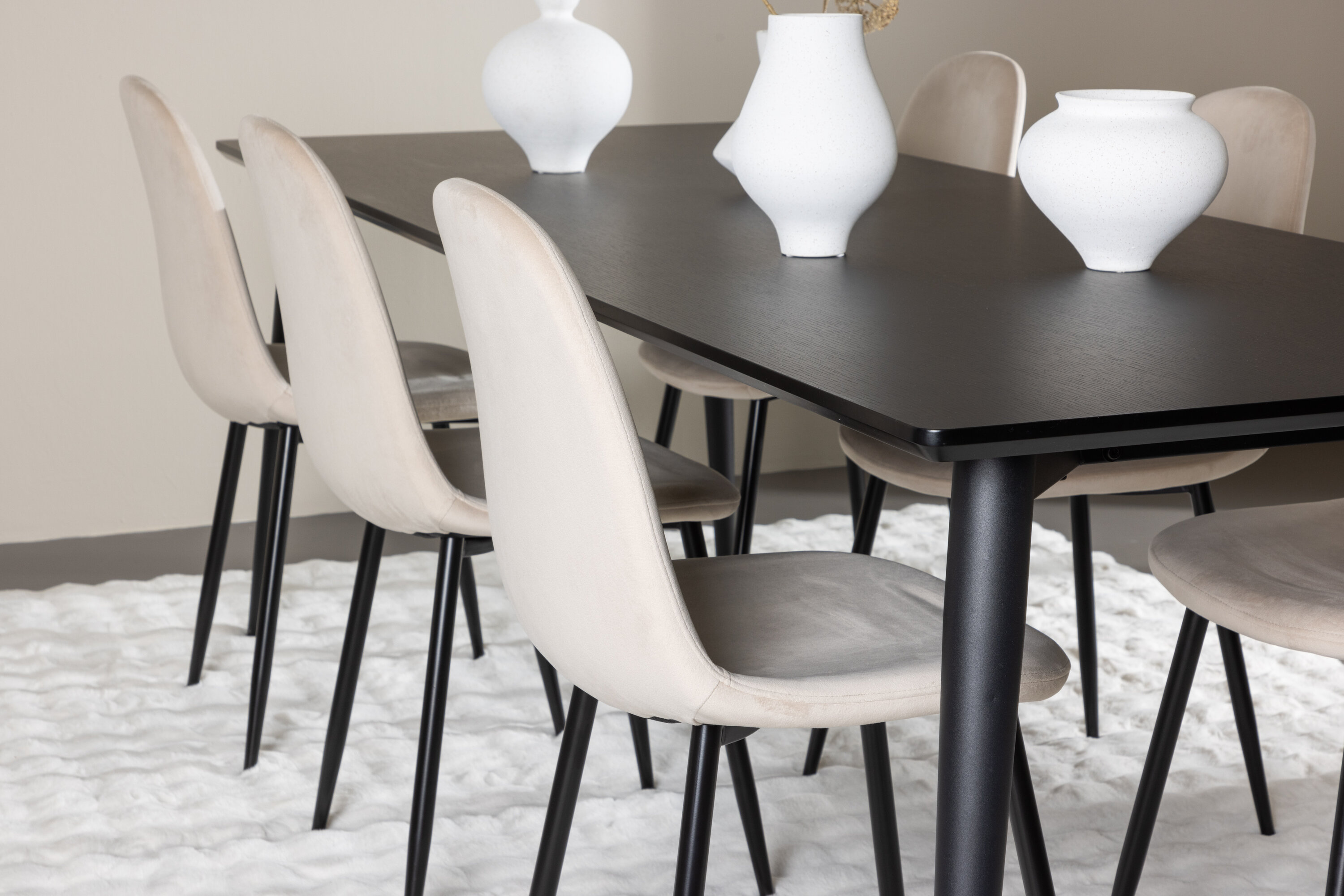 Ellis, Polar ensemble repas rectangulaire noir, beige en situation dans une pièce décorée