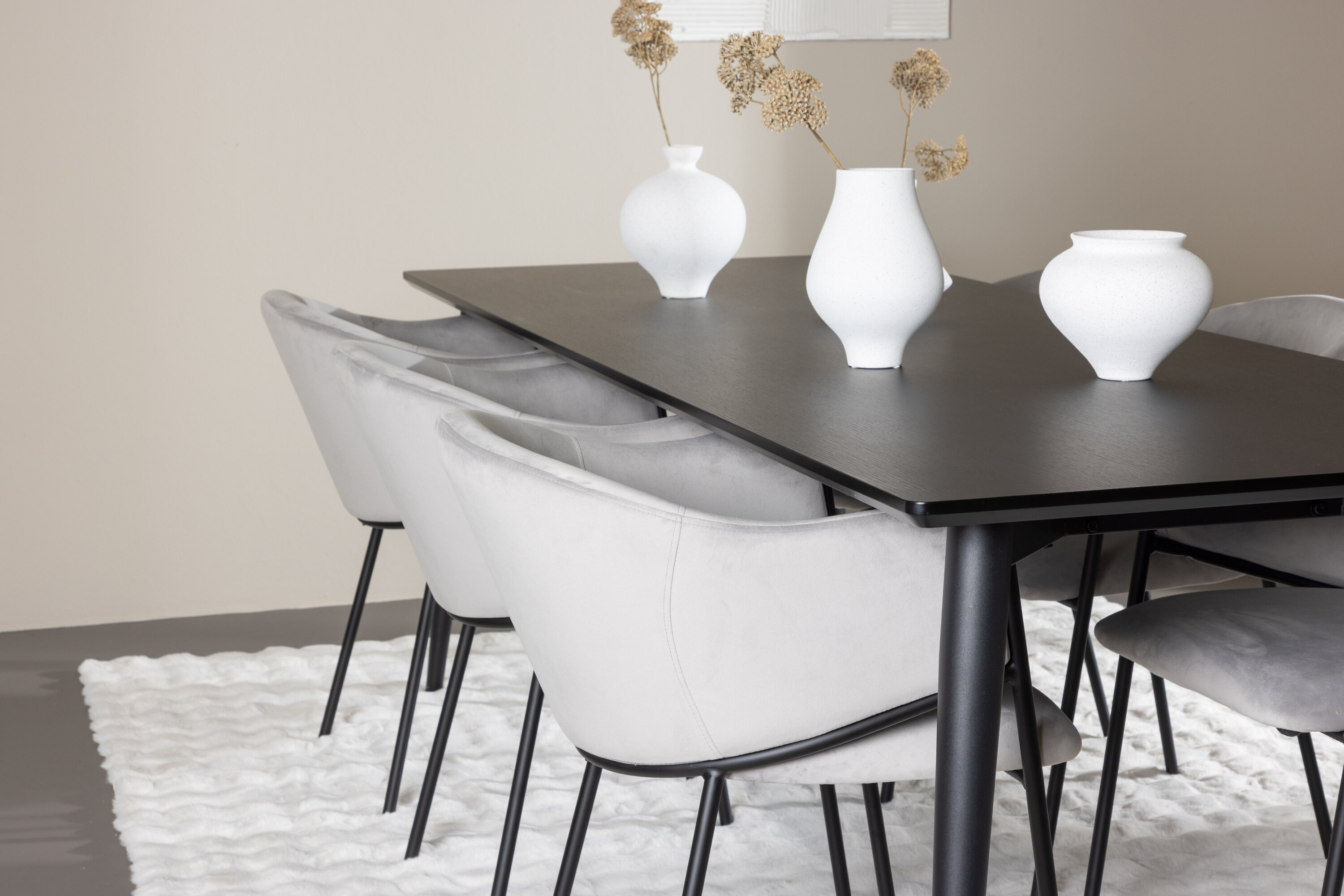 Ellis, Evelina ensemble repas rectangulaire noir, gris en situation dans une pièce décorée